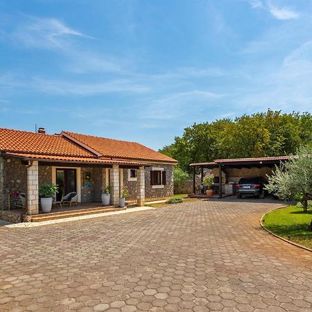 Nice Home In Lakmartin With Outdoor Swimming Pool Exterior photo