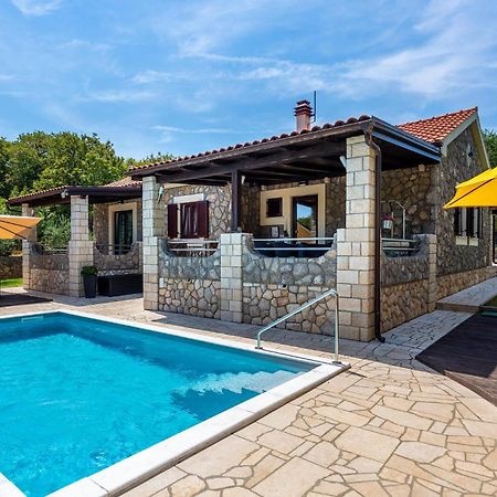 Nice Home In Lakmartin With Outdoor Swimming Pool Exterior photo