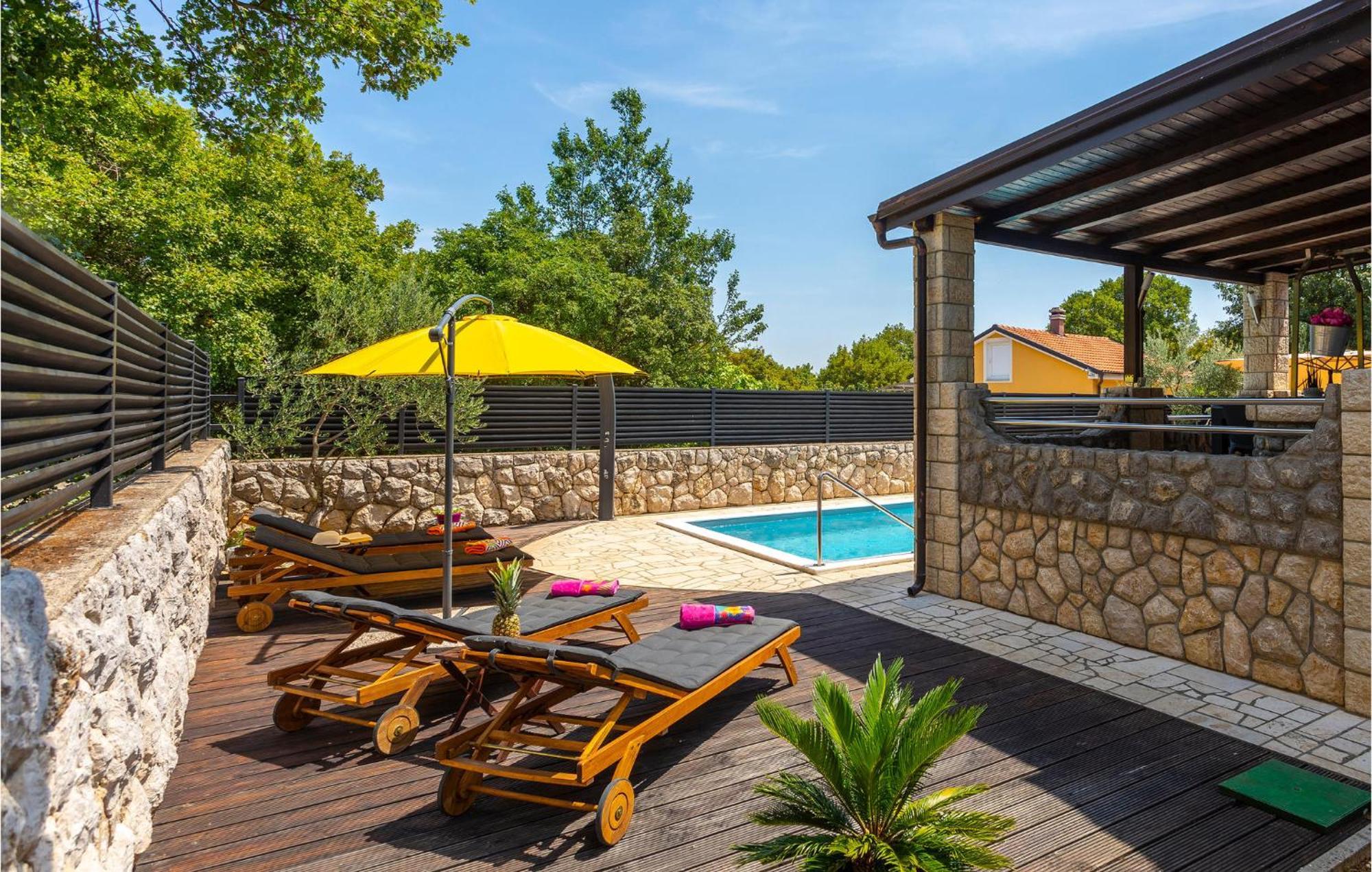 Nice Home In Lakmartin With Outdoor Swimming Pool Exterior photo