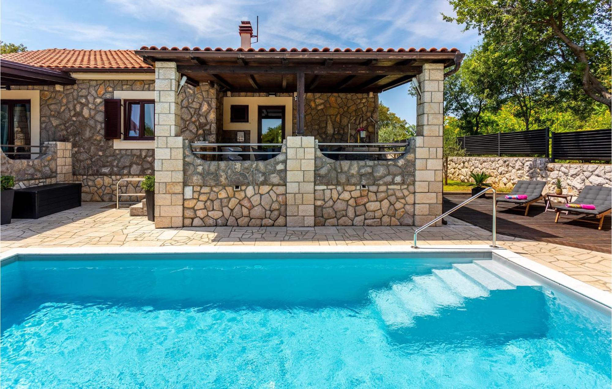 Nice Home In Lakmartin With Outdoor Swimming Pool Exterior photo