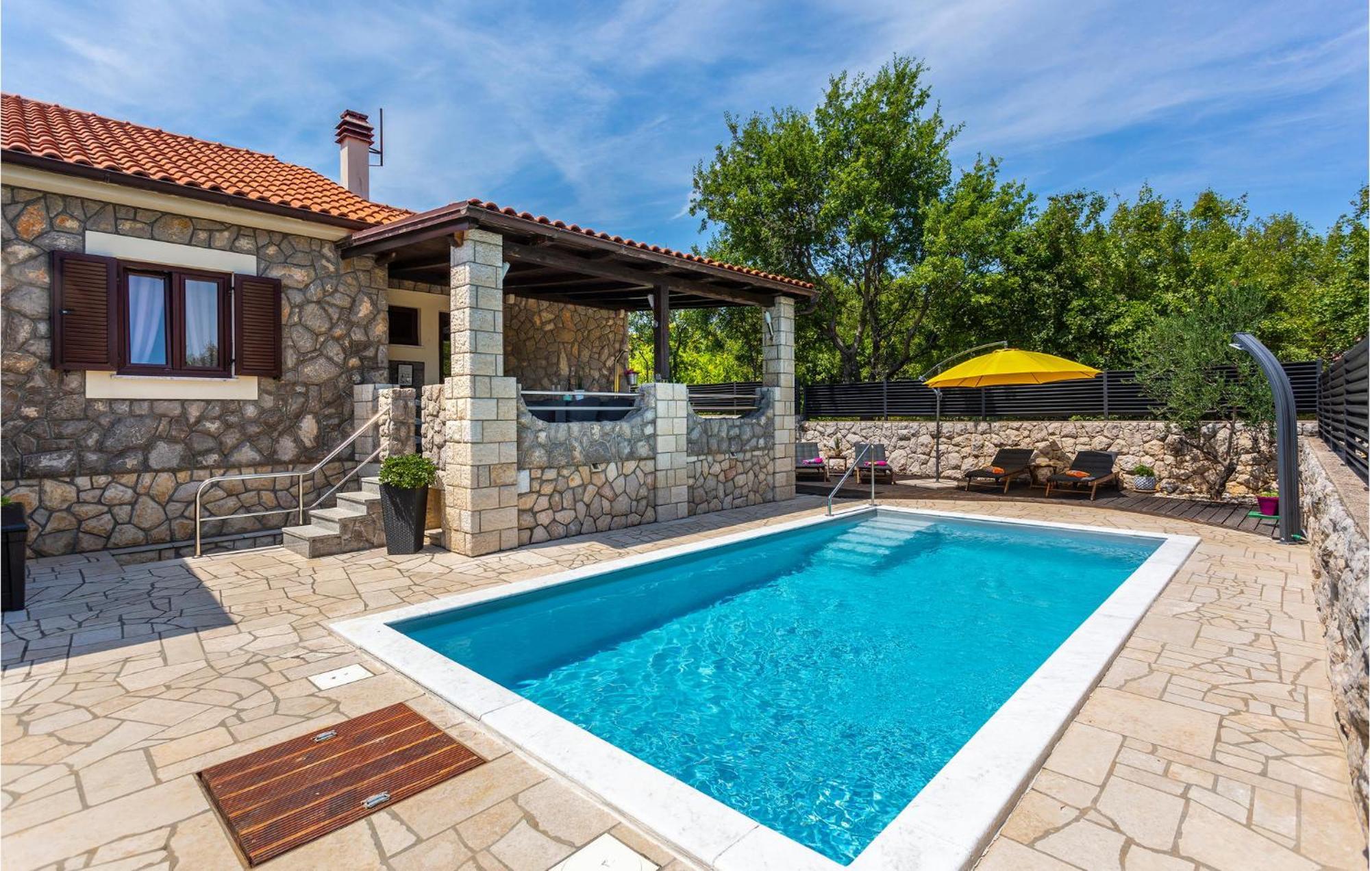 Nice Home In Lakmartin With Outdoor Swimming Pool Exterior photo