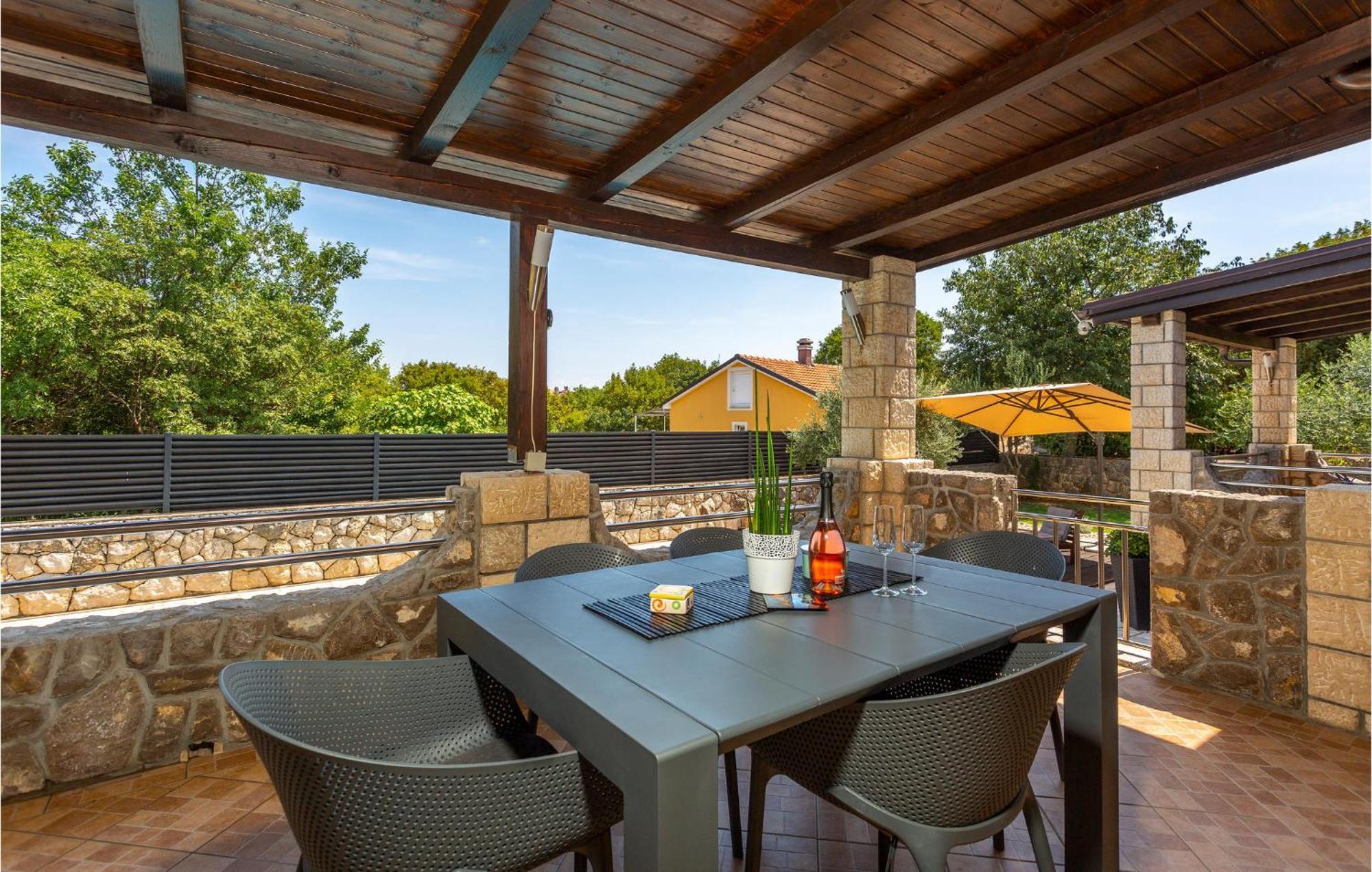 Nice Home In Lakmartin With Outdoor Swimming Pool Exterior photo