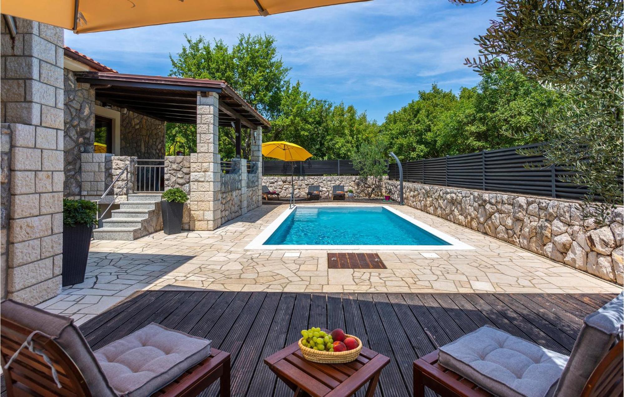 Nice Home In Lakmartin With Outdoor Swimming Pool Exterior photo