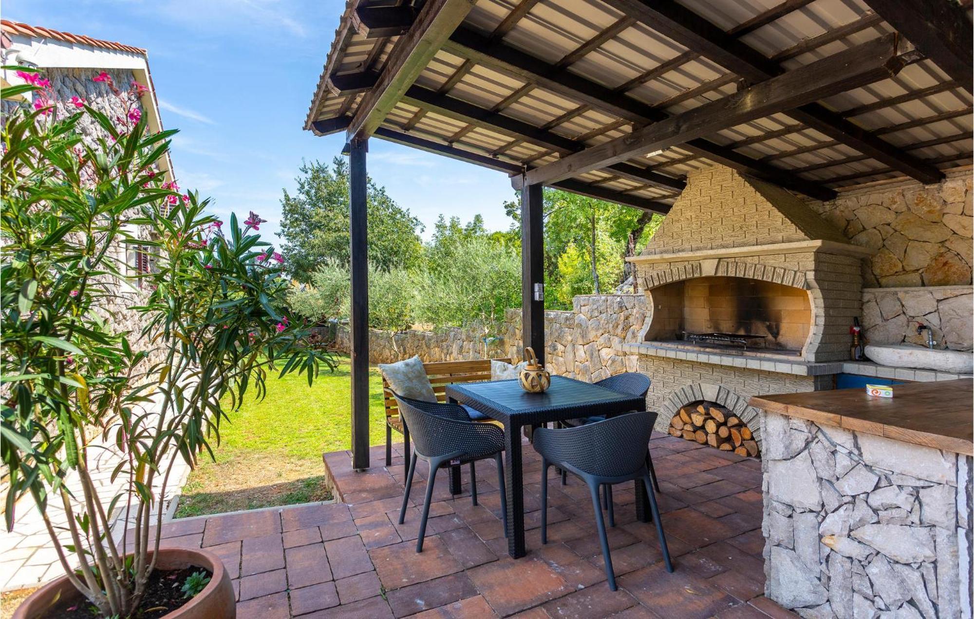 Nice Home In Lakmartin With Outdoor Swimming Pool Exterior photo